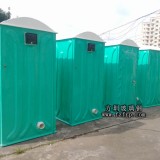 方圳公司為嘉盛地產(chǎn)制作玻璃鋼移動(dòng)廁所