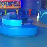玻璃鋼休閑椅家具裝扮麥魯小城兒童主題樂(lè)園