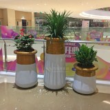 云南商場(chǎng)美陳玻璃鋼花盆組合裝飾室內(nèi)空間