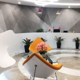 重慶渝興廣場定制大型玻璃鋼異形前臺服務接待臺