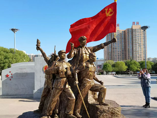 玻璃鋼紅軍革命主題雕塑群