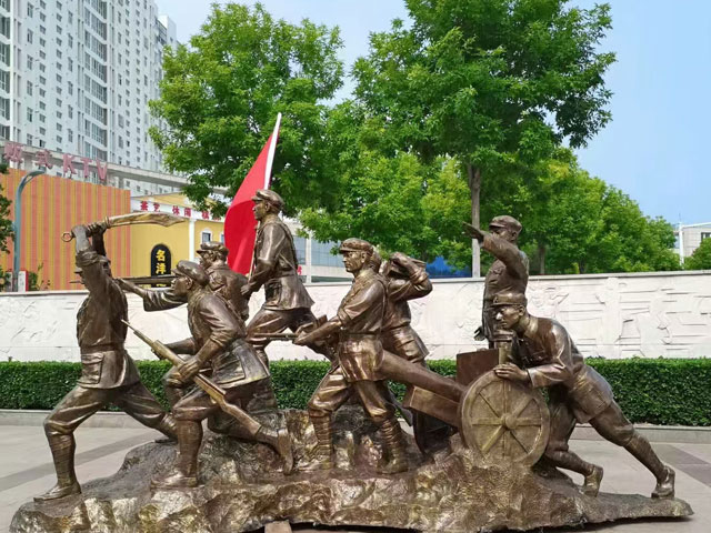 玻璃鋼八路軍抗戰(zhàn)雕塑模型