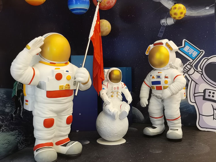 玻璃鋼卡通航天太空人雕塑擺件