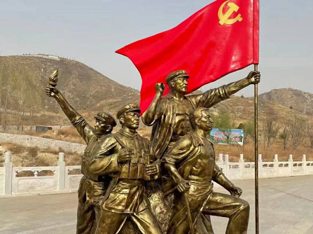 廣場玻璃鋼抗戰(zhàn)人物雕塑