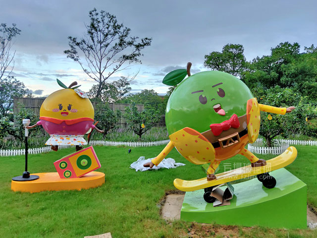 浙江農旅樂園玻璃鋼卡通梨子IP公仔形象雕塑
