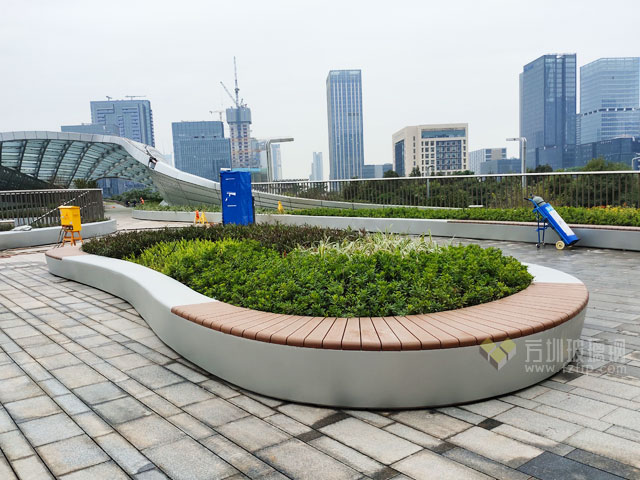 玻璃鋼結(jié)合鋼結(jié)構(gòu)公園景觀坐凳引領(lǐng)未來休閑體驗