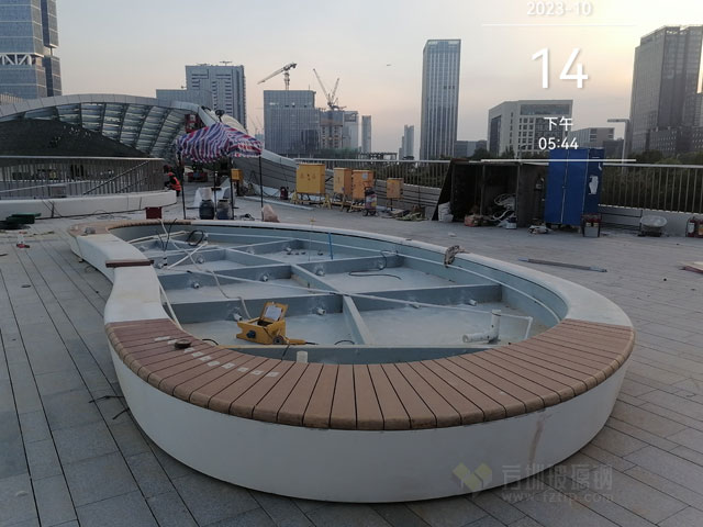 玻璃鋼結(jié)合鋼結(jié)構(gòu)公園景觀坐凳引領(lǐng)未來休閑體驗