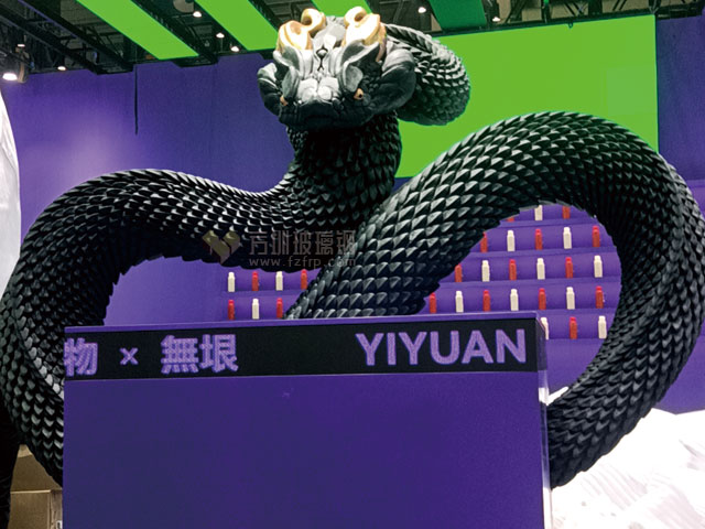 玻璃鋼大型蟒蛇雕塑逼真亮相深圳茶博會(huì)